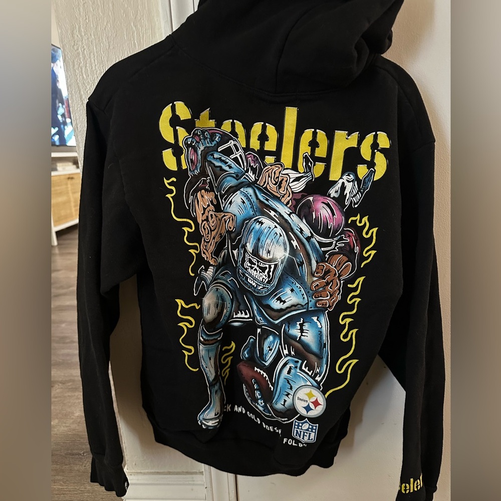 NFL Men’s Black Steelers Hoodie Warren Lotas Collab